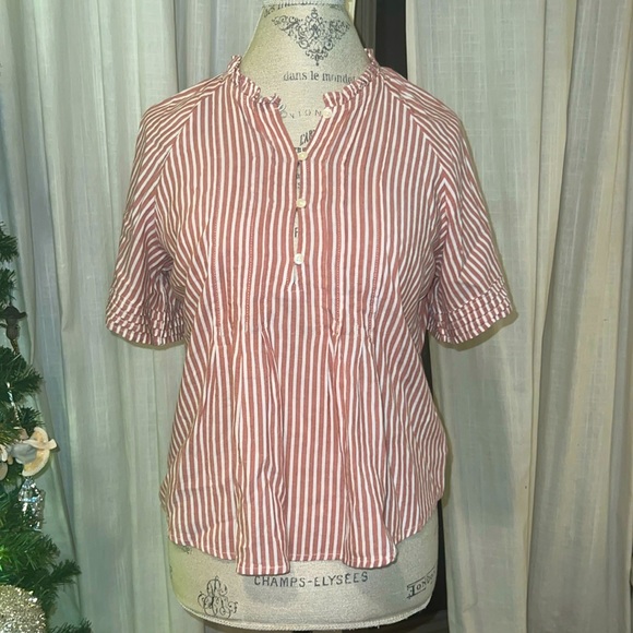 a.n.a Tops - a.n.a. Light red & white striped shortsleeve flowy blouse women’s top Small